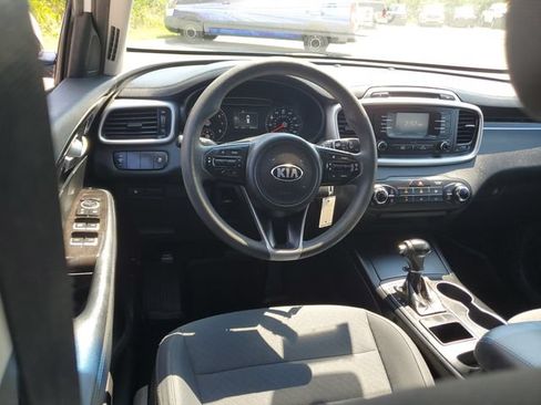 Used 2017 Kia Sorento LX FWD image 11