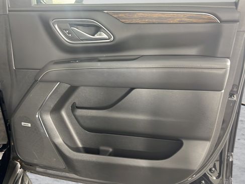 Used 2022 Chevrolet Tahoe Premier AWD/4WD image 16