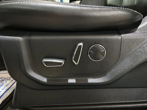 Used 2018 Ford F150 Lariat w/ Equipment Group 502A Luxury image 21