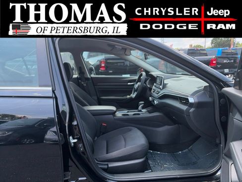 Used 2025 Nissan Altima 2.5 SV FWD image 25