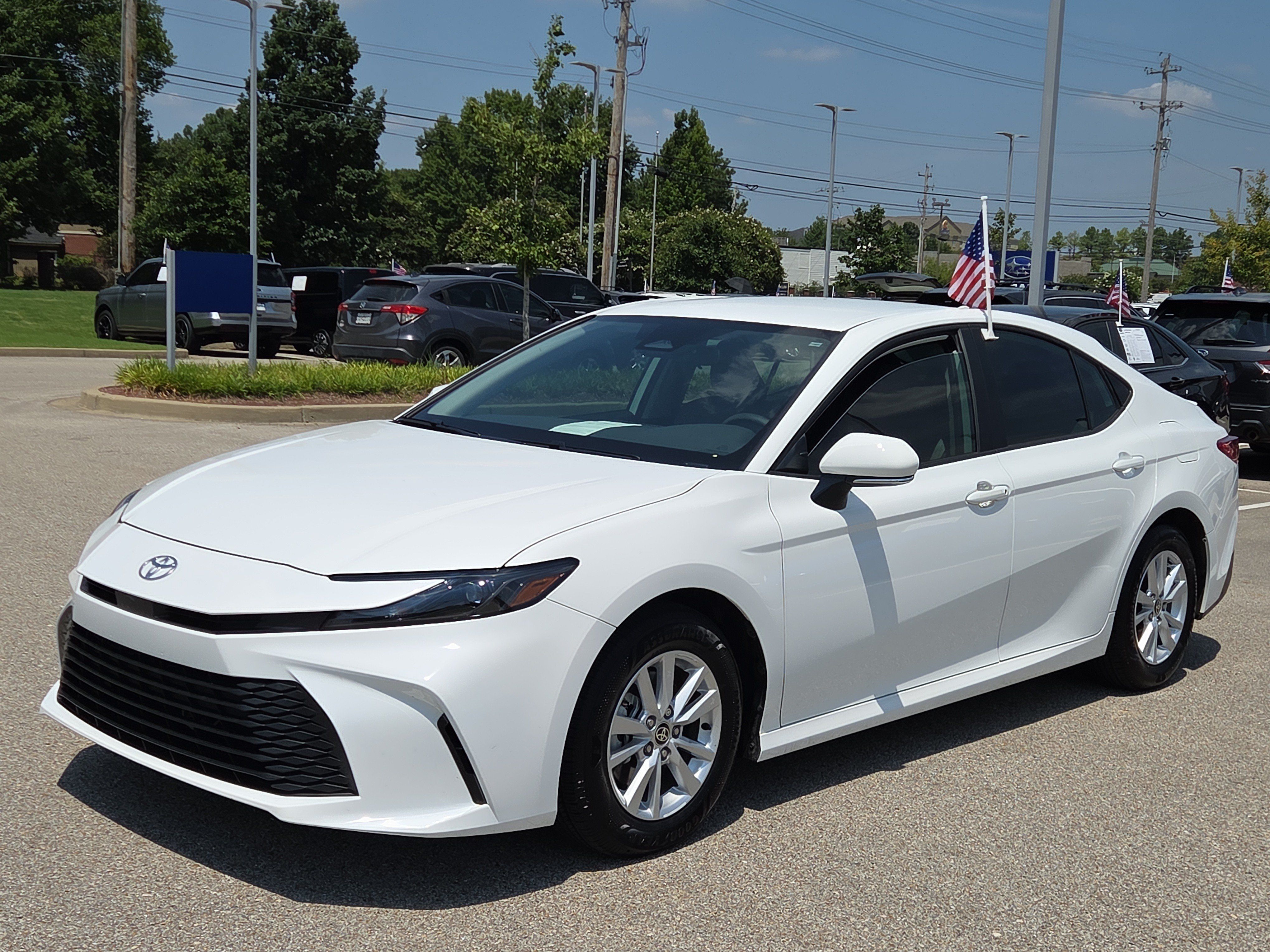 Used 2025 Toyota Camry LE FWD image 7