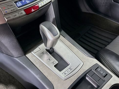 Used 2011 Subaru Outback 3.6R Limited image 16