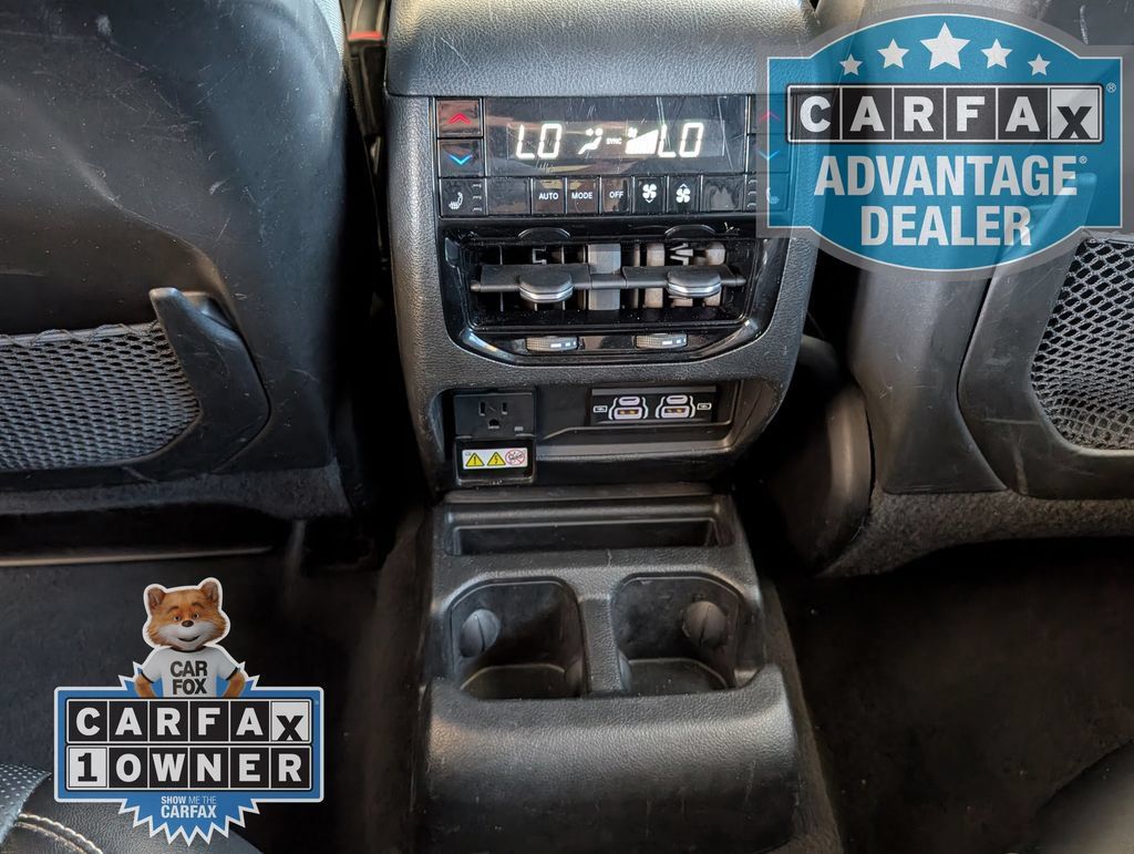 Used 2023 Jeep Grand Cherokee L Overland w/ Luxury Tech Group IV AWD/4WD image 23