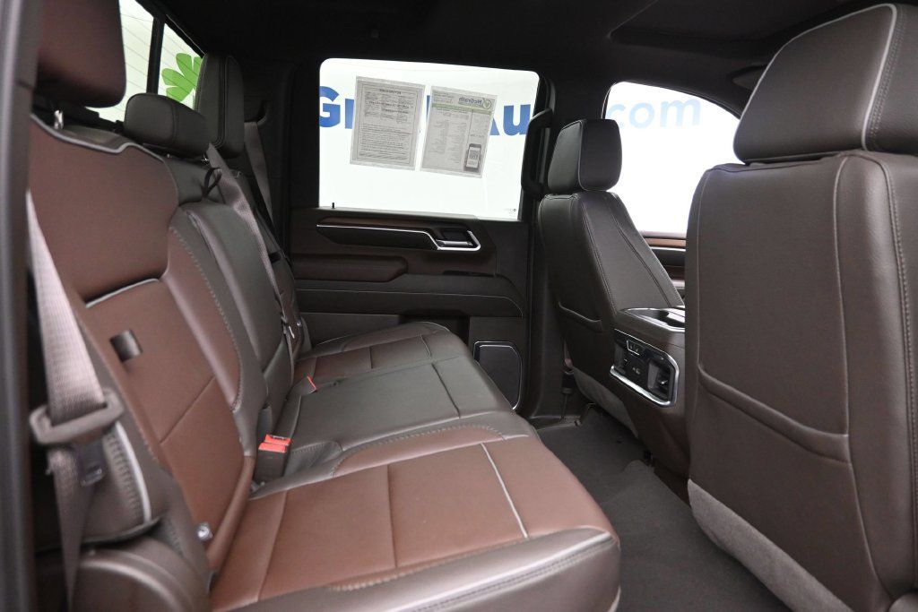 Used 2024 GMC Sierra 2500 Denali w/ Denali Reserve Package AWD/4WD image 10