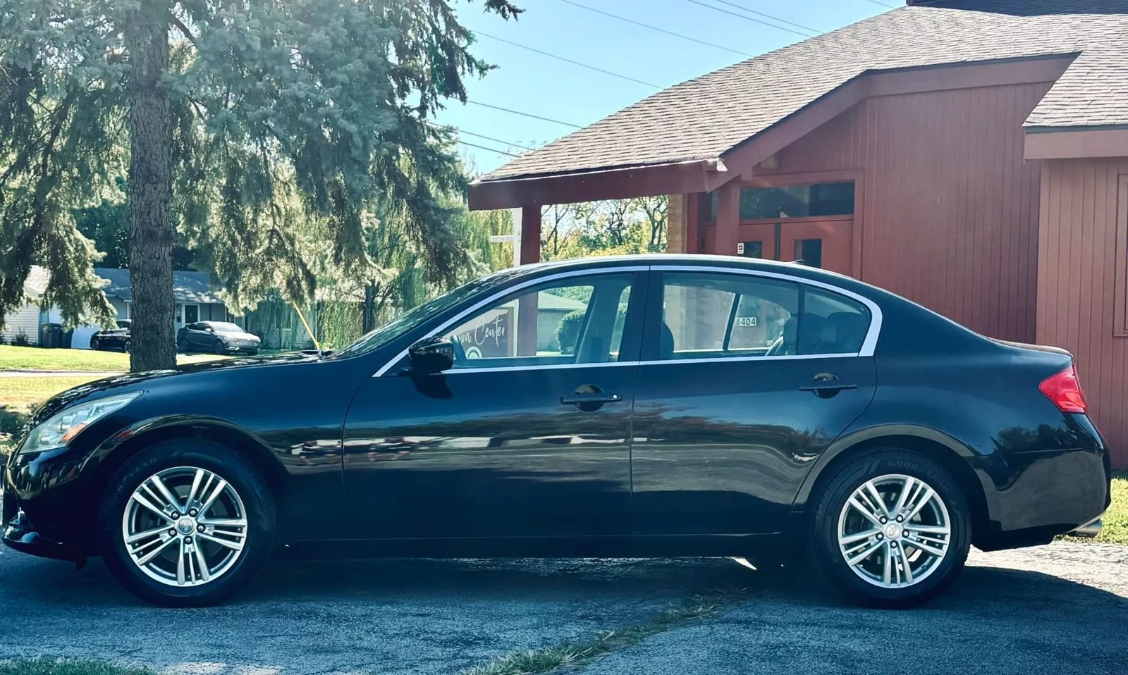 Used 2013 INFINITI G37 x Sedan w/ Premium Pkg AWD/4WD image 7