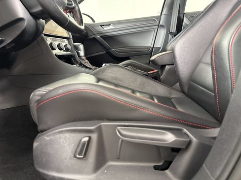 Used 2021 Volkswagen GTI SE FWD image 21