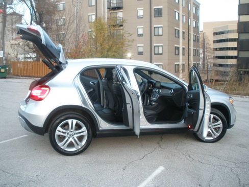 Used 2019 Mercedes-Benz GLA 250 4MATIC image 23