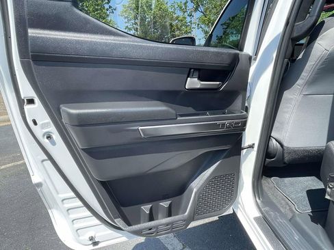 Used 2025 Toyota Tacoma TRD Off-Road AWD/4WD image 17