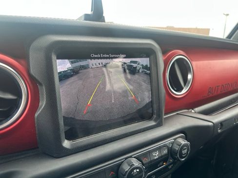 Used 2018 Jeep Wrangler Unlimited Rubicon AWD/4WD image 8