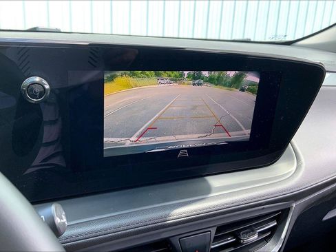 Used 2025 Buick Encore GX Preferred AWD/4WD image 19