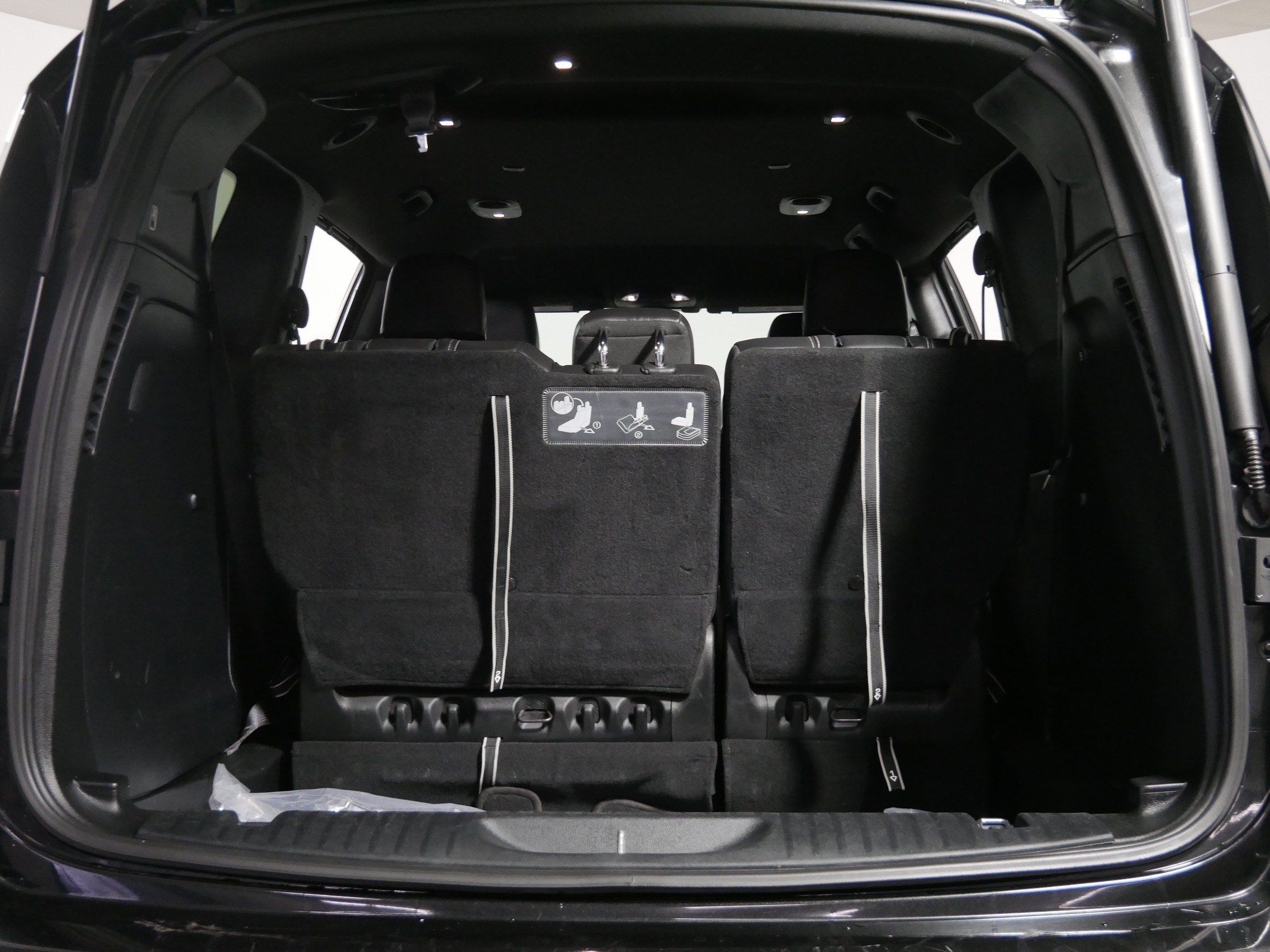 Used 2020 Chrysler Pacifica Touring-L FWD image 18