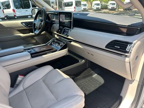 Certified 2021 Lincoln Navigator Reserve w/ Luxury Package AWD/4WD image 16