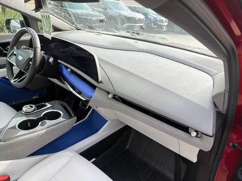 Used 2025 Cadillac Optiq Sport 1 w/ LPO, Floor Liner Package AWD/4WD image 42