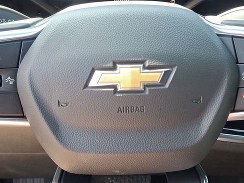 Used 2025 Chevrolet Equinox LT AWD/4WD image 18