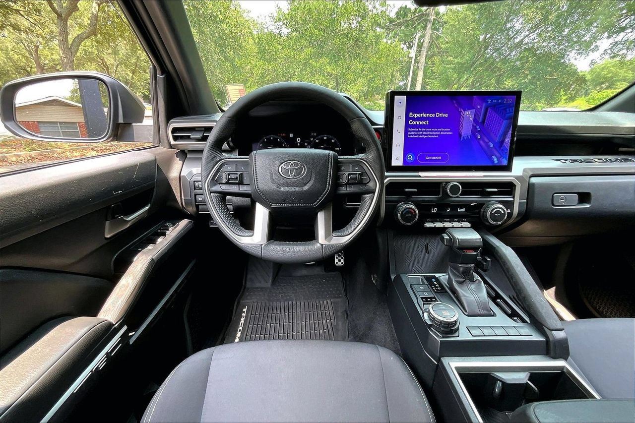 Used 2024 Toyota Tacoma TRD Sport AWD/4WD image 8