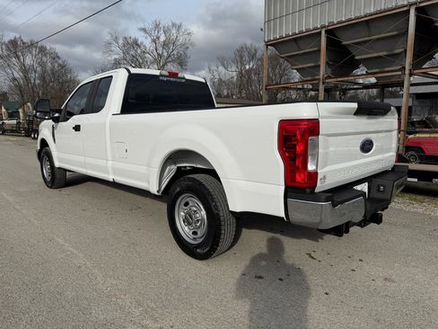 Used 2017 Ford F350 XL image 3