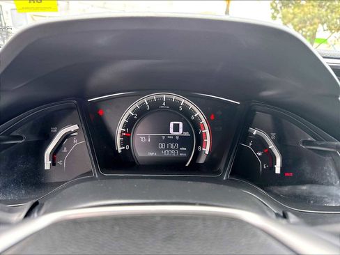 Used 2018 Honda Civic Sport image 22