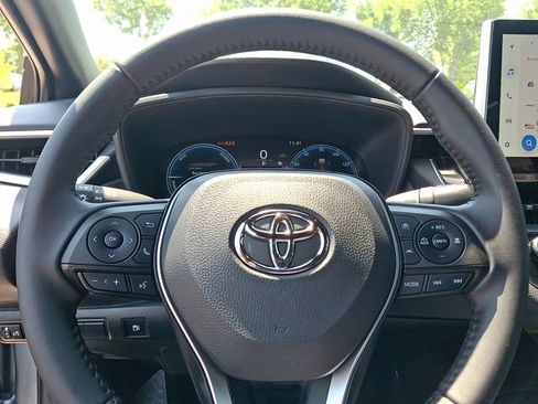 Used 2026 Toyota Corolla SE w/ SE Premium Package FWD image 18