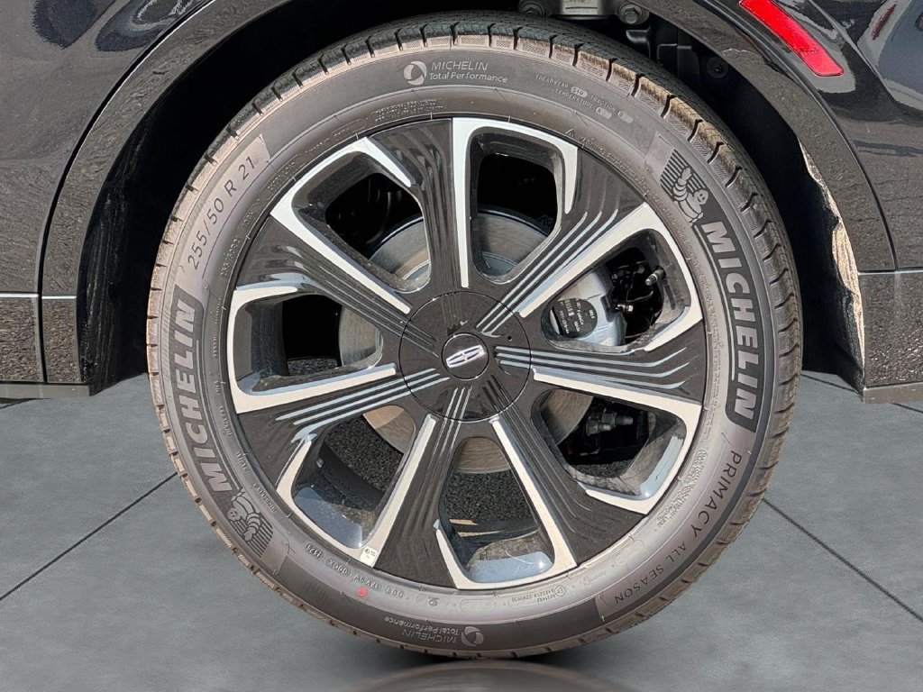 New 2026 Lincoln Nautilus Reserve AWD/4WD image 9