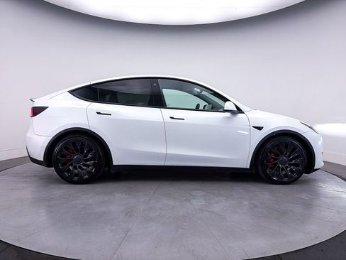 Used 2022 Tesla Model Y Performance AWD/4WD image 36