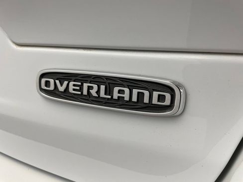 Certified 2022 Jeep Grand Cherokee Overland AWD/4WD image 10