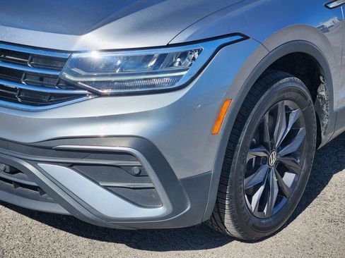 Used 2024 Volkswagen Tiguan SE image 10