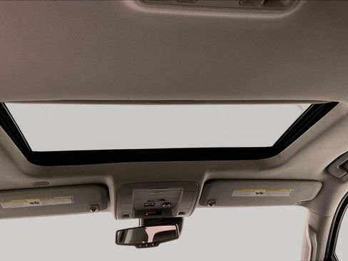 Used 2018 GMC Yukon SLT AWD/4WD image 7