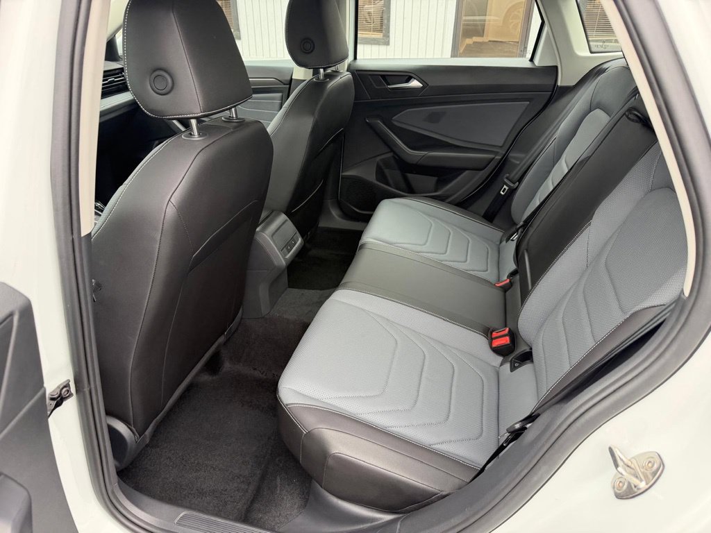 Used 2025 Volkswagen Jetta SEL FWD image 20