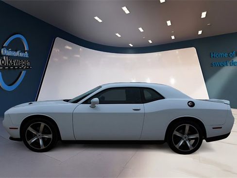 Used 2018 Dodge Challenger SXT image 7