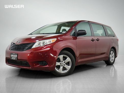 Used 2016 Toyota Sienna L FWD image 1