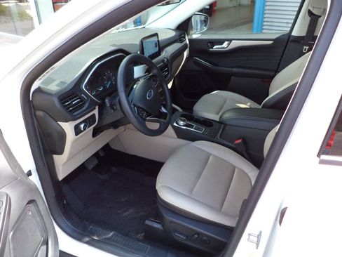 Used 2022 Ford Escape SEL image 2