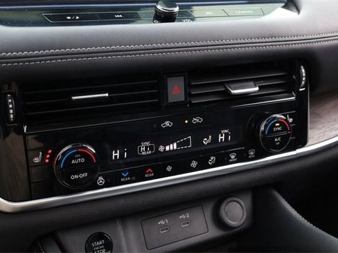 Certified 2024 Nissan Rogue Platinum w/ Platinum Premium Package image 15