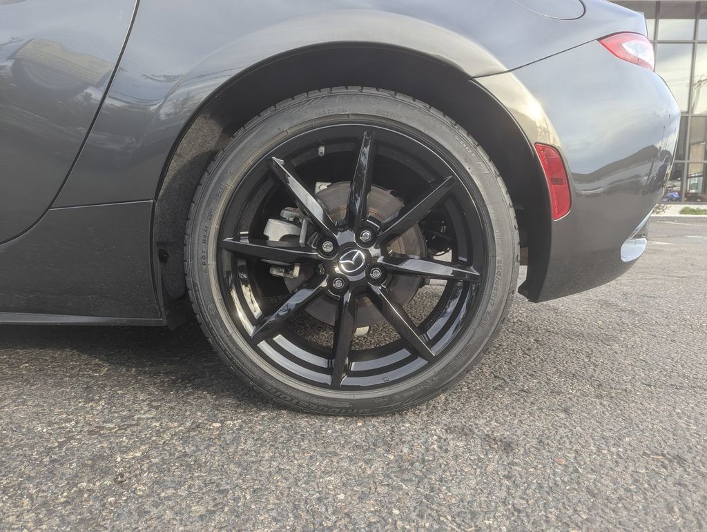 Used 2021 MAZDA MX-5 Miata RF Club RWD image 41