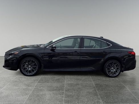 Used 2025 Toyota Camry XSE image 2