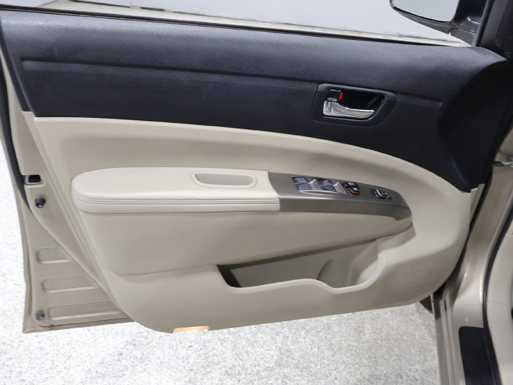 Used 2009 Toyota Prius w/ Pkg 6 FWD image 13