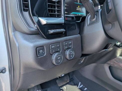 Used 2026 Chevrolet Silverado 3500 LTZ w/ LTZ Premium Package AWD/4WD image 26