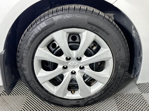 Used 2024 Toyota Corolla LE FWD image 29