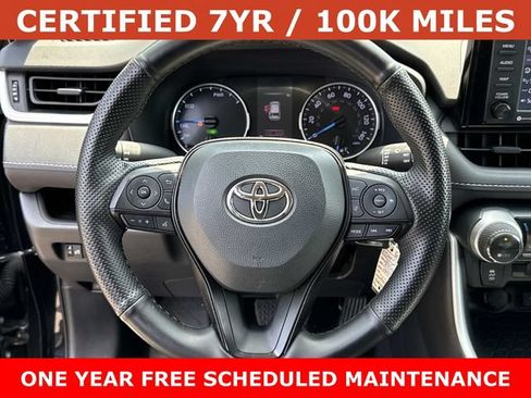 Used 2021 Toyota RAV4 LE AWD/4WD image 18