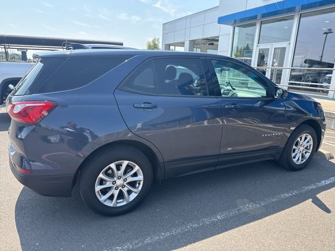 Used 2019 Chevrolet Equinox LS w/ LS Convenience Package AWD/4WD image 5
