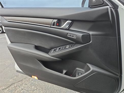 Used 2019 Honda Accord EX-L image 16