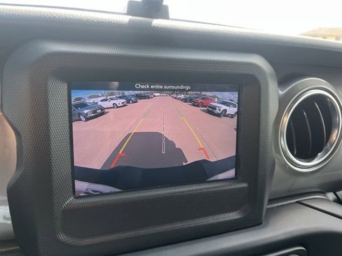 Used 2019 Jeep Wrangler Unlimited Sahara image 67