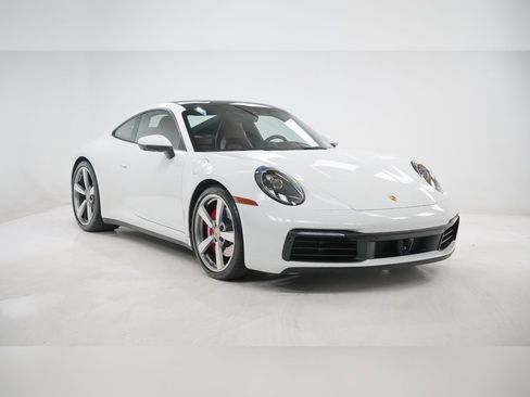 Certified 2020 Porsche 911 Carrera 4S image 8