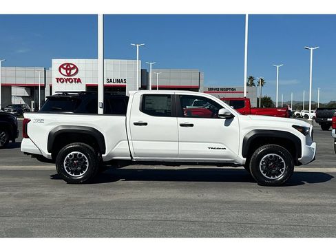 New 2026 Toyota Tacoma TRD Off-Road w/ TRD Off Road Premium Package AWD/4WD image 3