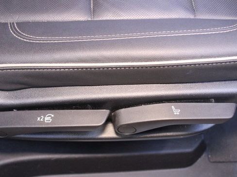 Used 2023 Chevrolet Suburban Premier image 15