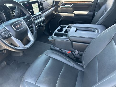 Certified 2025 GMC Sierra 1500 SLT RWD image 24