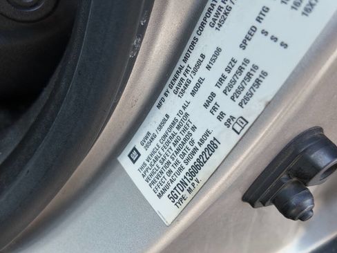 Used 2006 HUMMER H3 w/ Chrome Appearance Package image 16