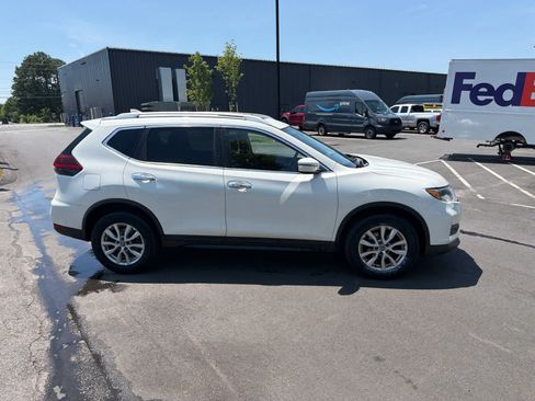 Used 2019 Nissan Rogue SV AWD/4WD image 4