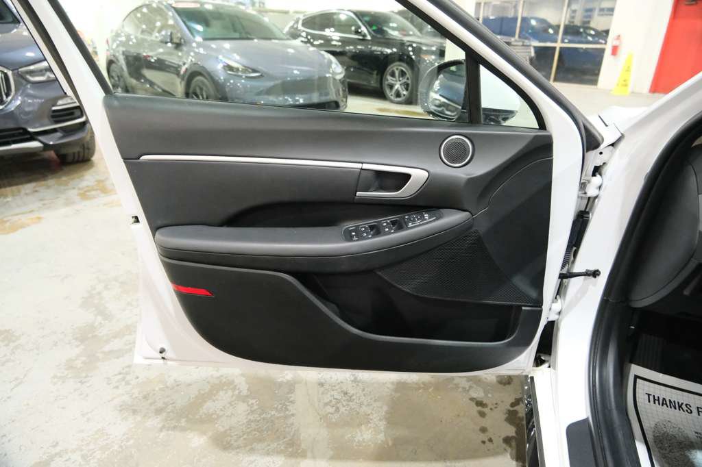 Used 2025 Hyundai Sonata SEL FWD image 17