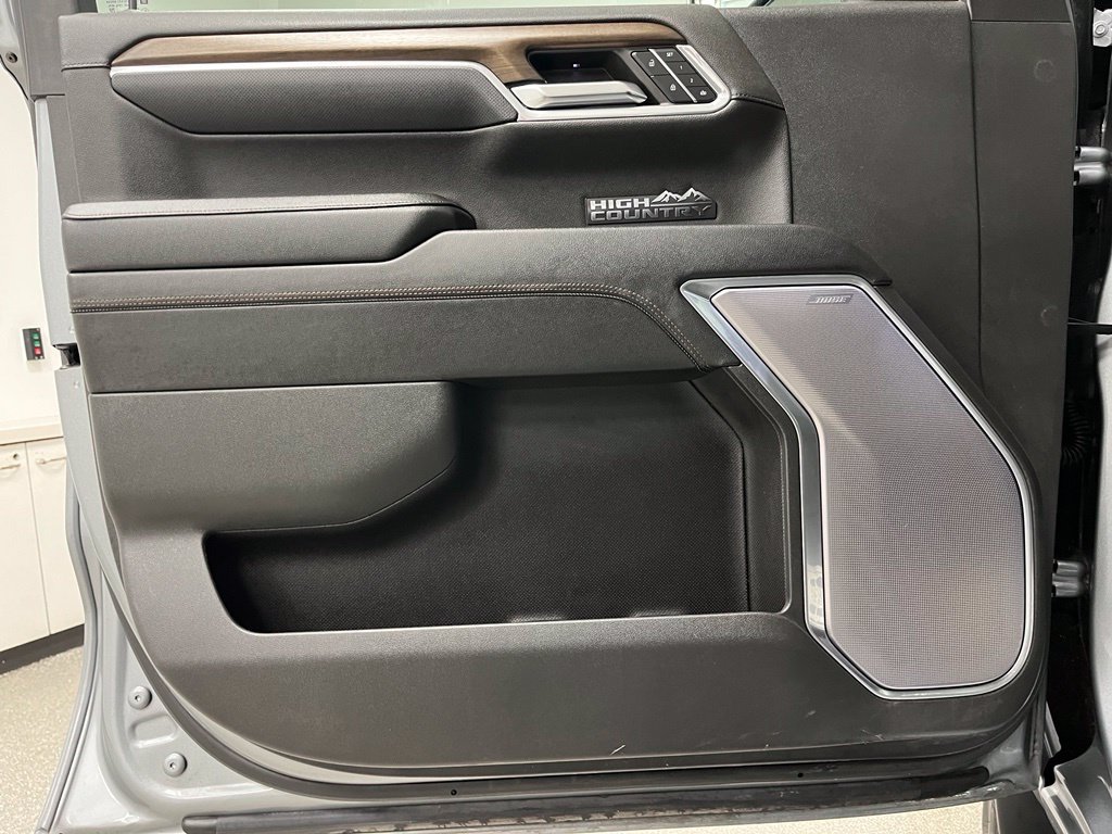 Used 2024 Chevrolet Silverado 1500 High Country w/ High Country Premium Package AWD/4WD image 24