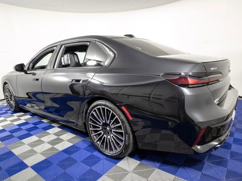 Used 2025 BMW 760i xDrive w/ Executive Package AWD/4WD image 7